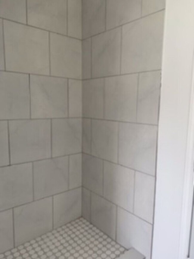 Photo - Spacious and Clean 3 BR HOUSE - Looking fo...