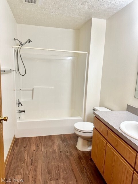 Building Photo - 1894-1898 Springfield Lake Blvd