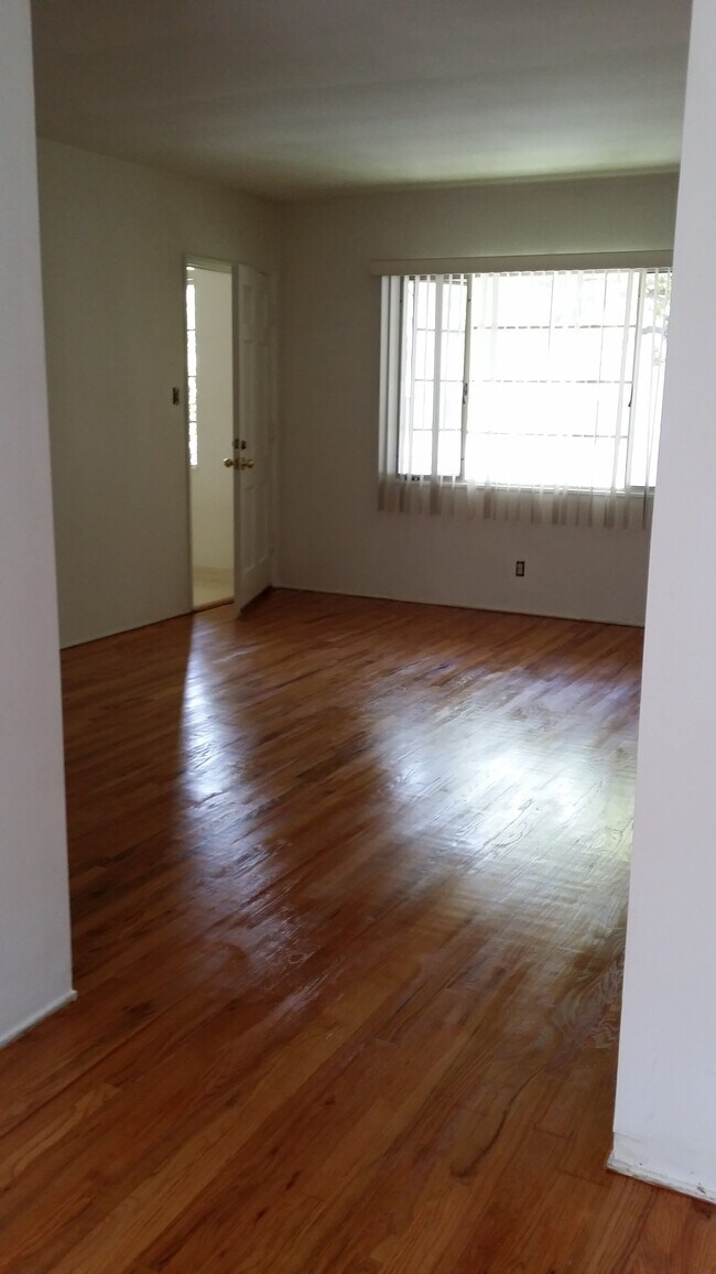 Foto del edificio - 1237 N Brand Blvd