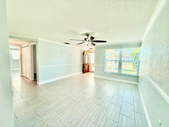Foto del edificio - 11950 107th Ave N