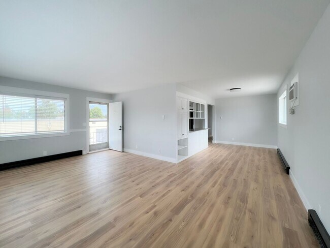 Foto del edificio - Apply by TODAY and get $1,000 off Move In!
