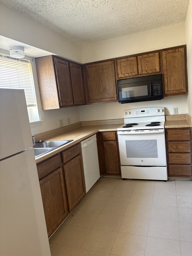 Building Photo - 1672 Brightside Dr