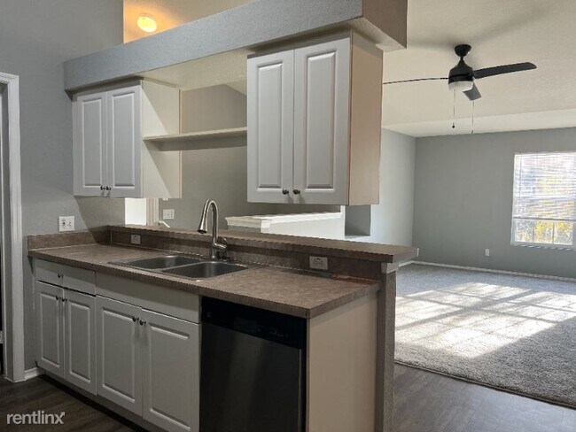 Building Photo - 5934 Brickleberry Ln
