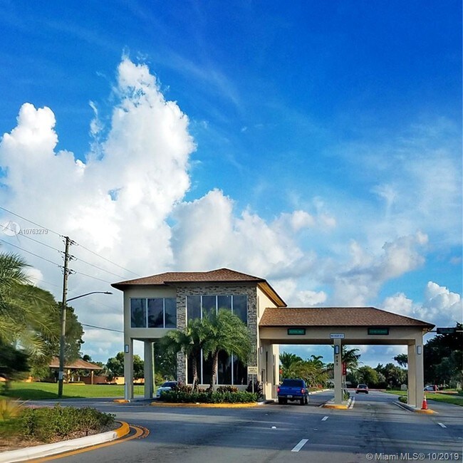 Foto del edificio - 13100 SW 11th Ct