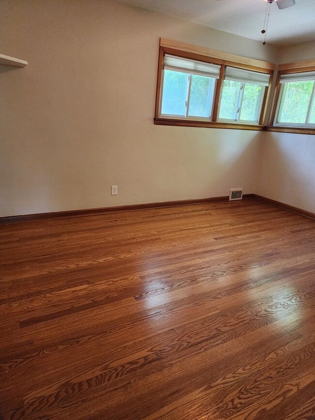 Building Photo - Beautifully Renovated Ranch-style Home!