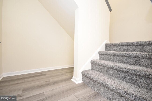 Building Photo - 7844 Waverley Mill Ct