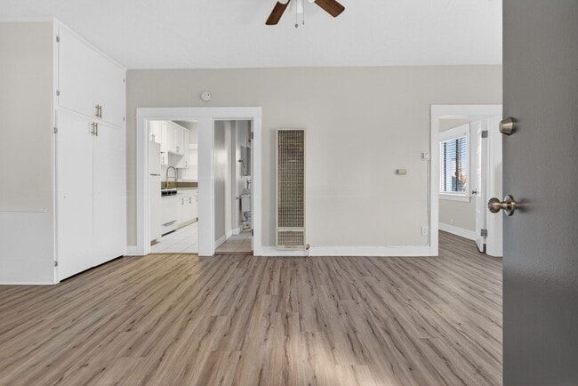 Building Photo - 915 Cherry Ave