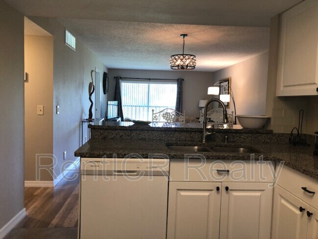 Foto del edificio - 298 Cypress Ln