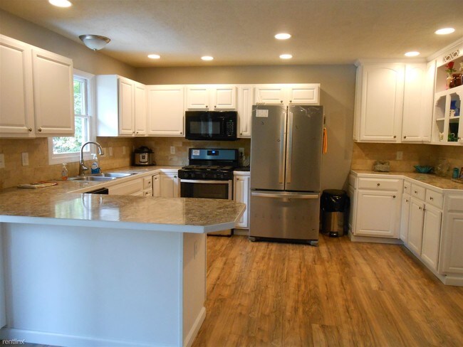 Foto del edificio - 3 br, 2.5 bath House - 4225 Majorna Dr