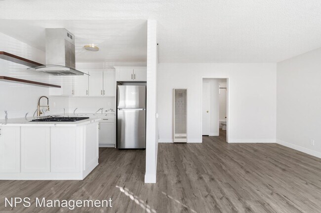 Building Photo - 1 br, 1 bath Apartment - 125 E. Spring St ...