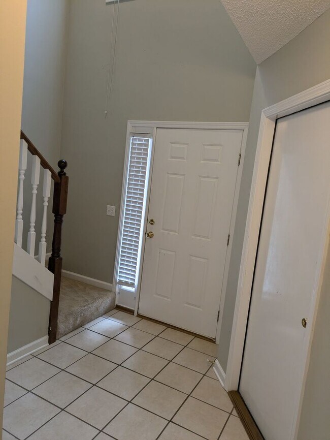 Building Photo - 178 Woodmere Dr