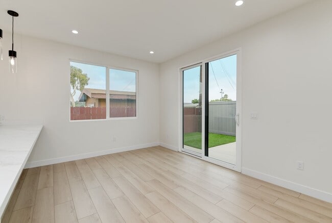 Foto del edificio - 5142 Los Robles Dr