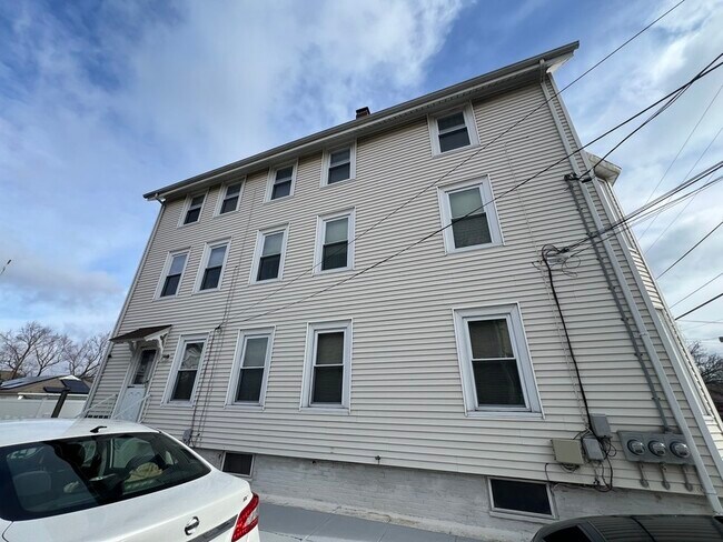 Building Photo - 58 Benefit St