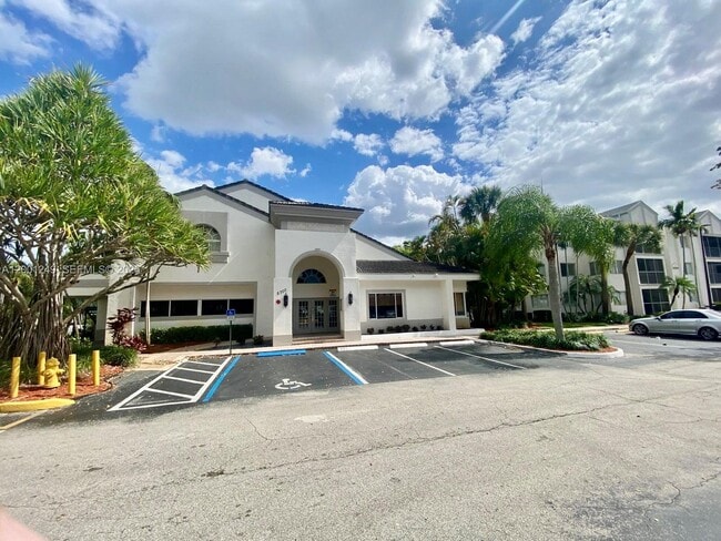 Building Photo - 5760 Rock Island Rd