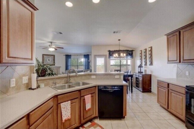 Foto del edificio - 1112 Cockrill Ct