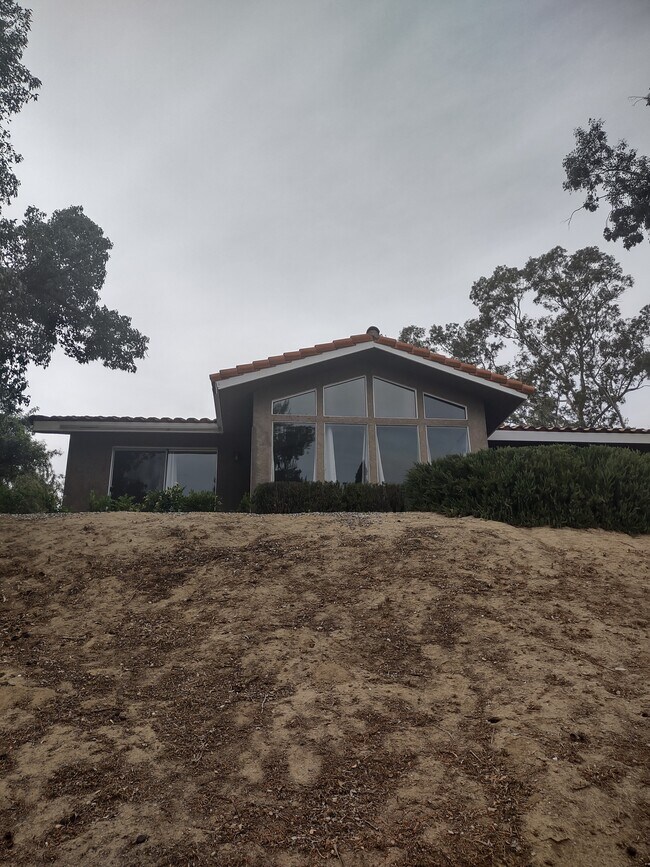 Foto del edificio - 37850 De Portola Rd
