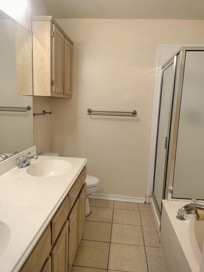 Foto del edificio - 1888 Helen Ln