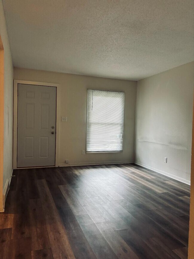 Foto del edificio - 935 Herold Ave