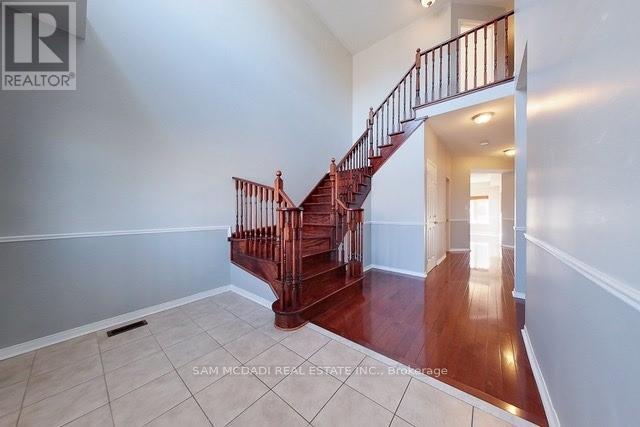 Building Photo - 245 Valleyway Dr