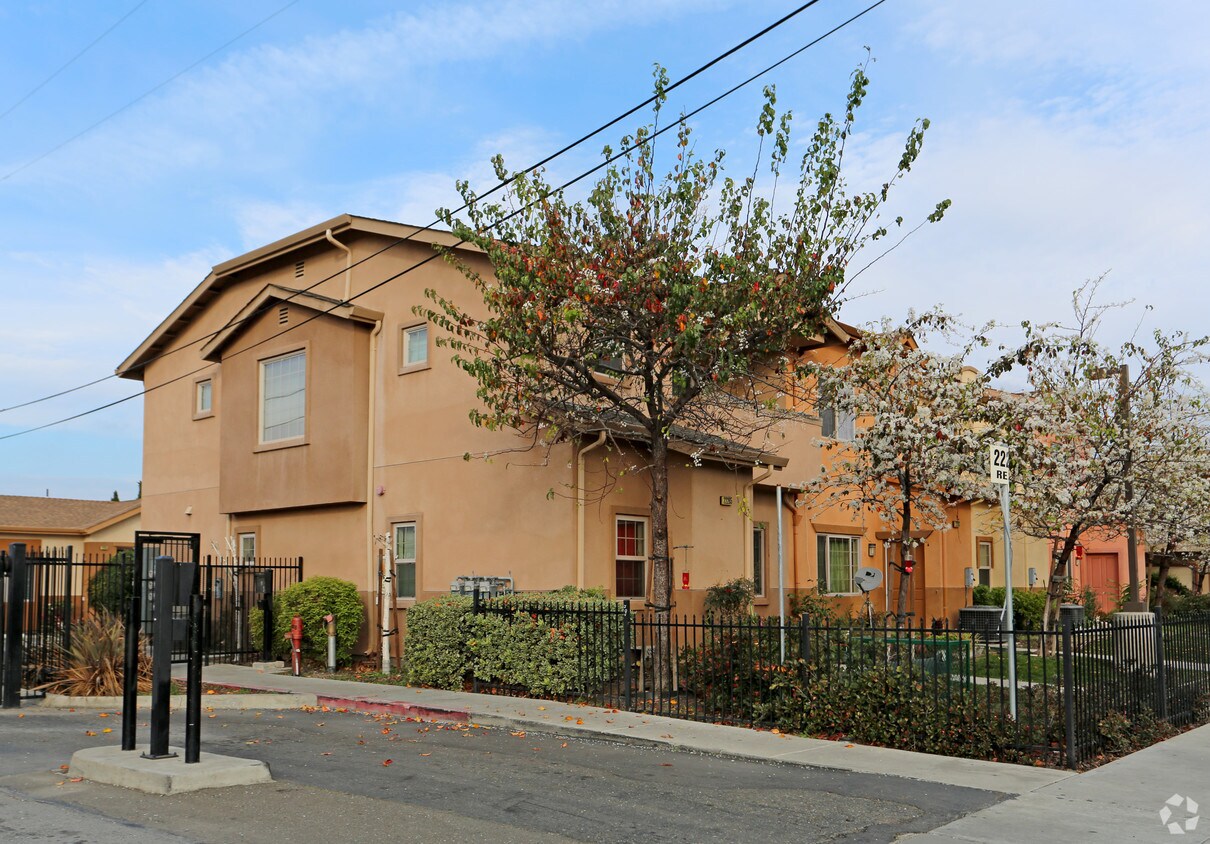 Building Photo - Windemere Apartments