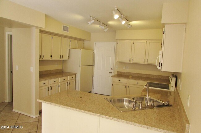Foto del edificio - 1117 W Sandy Banks