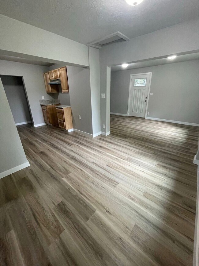 Foto del edificio - Newly Remolded 3 Bedroom, 1 Bathroom Home