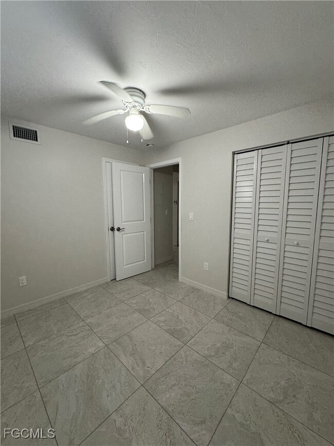 Foto del edificio - 7961 Gladiolus Dr