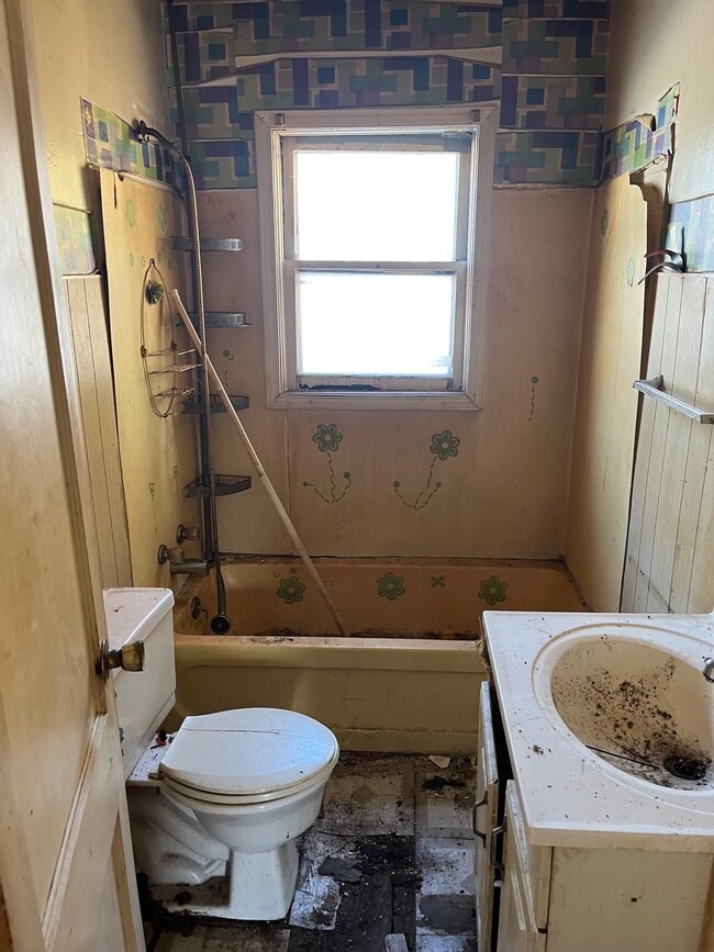 Building Photo - 335 N Fairmont Ave