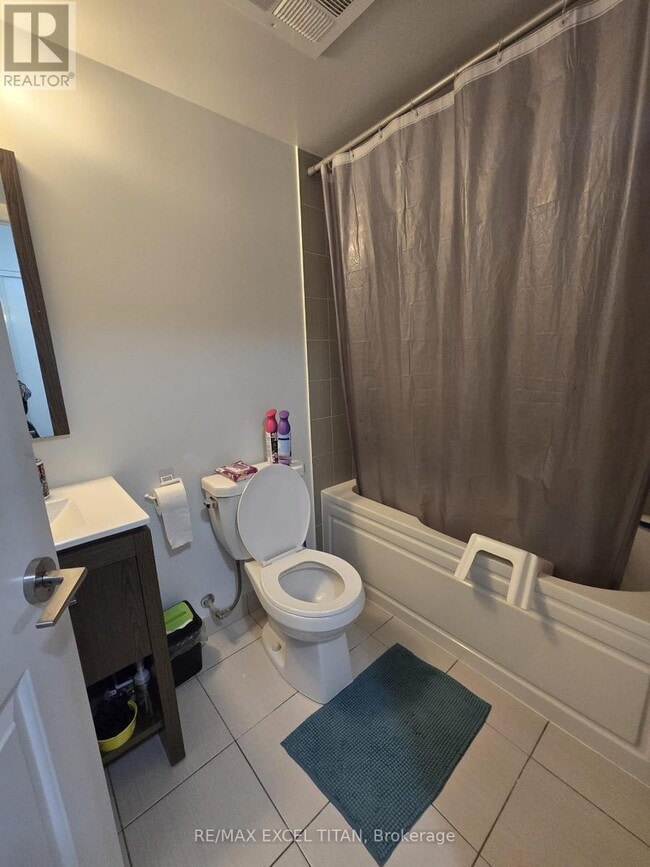 Building Photo - 30 Meadowglen Pl