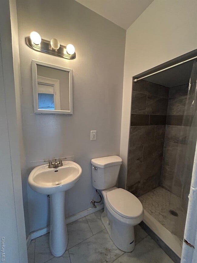 Building Photo - 24 Lagrange Ave