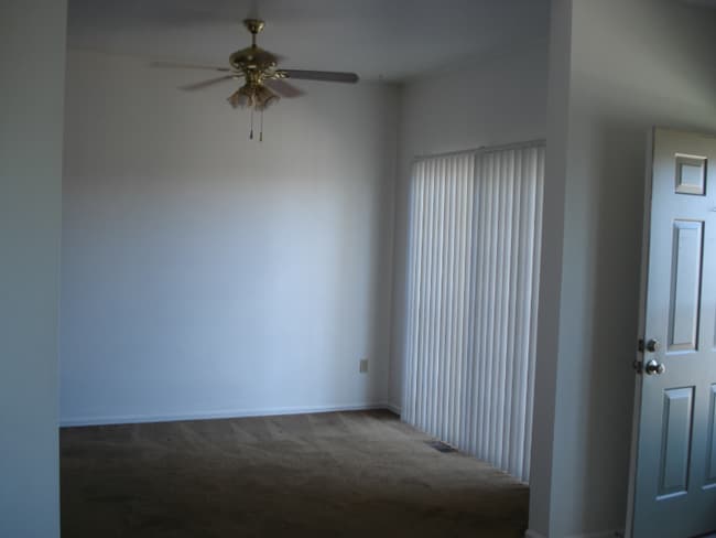 Building Photo - 744 Crown Point Dr