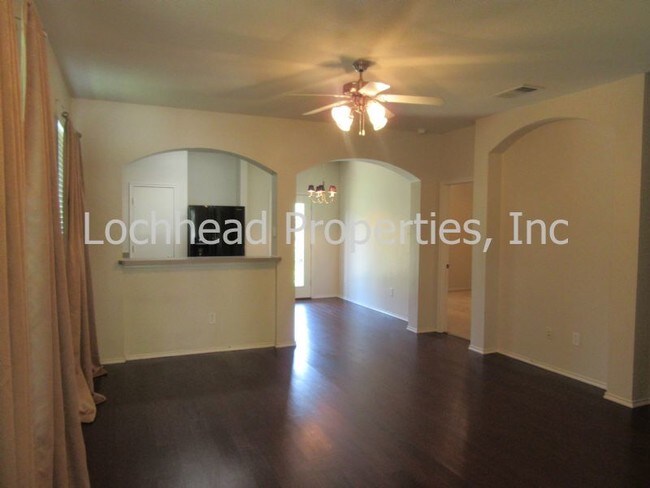 Foto del edificio - Gorgeous Townhome in Falcon Lair!!!!