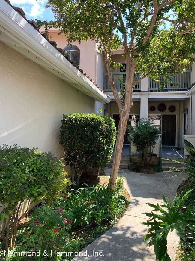 Foto del edificio - 2 br, 2.5 bath House - 5530 Spanish Oak Ln...
