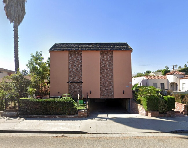 Property Exterior - Berkeley Apartments