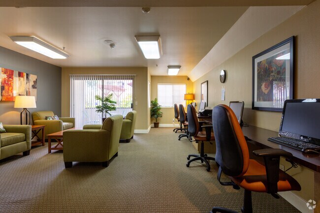 Sala con Wi-Fi - The Huntington Breeze