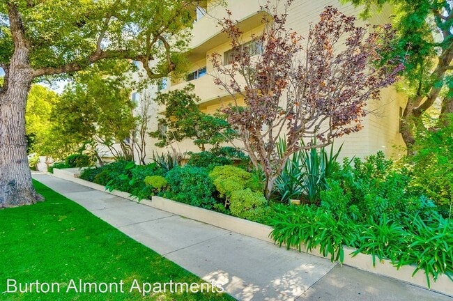 Building Photo - 310 S Almont Dr