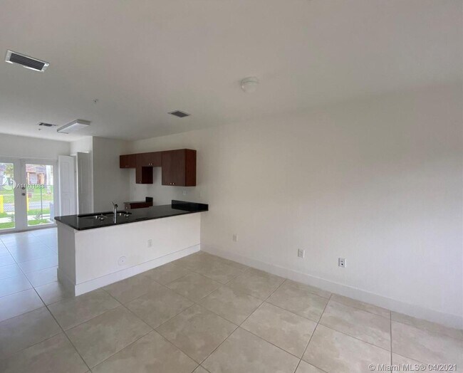 Foto del edificio - 875 SW 7th St