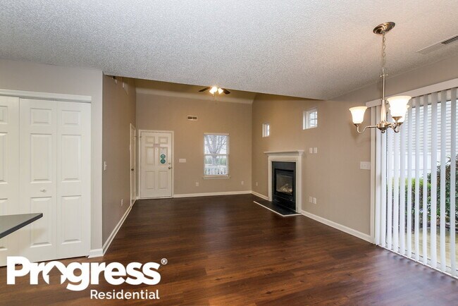 Building Photo - 1012 Sapphire Dr