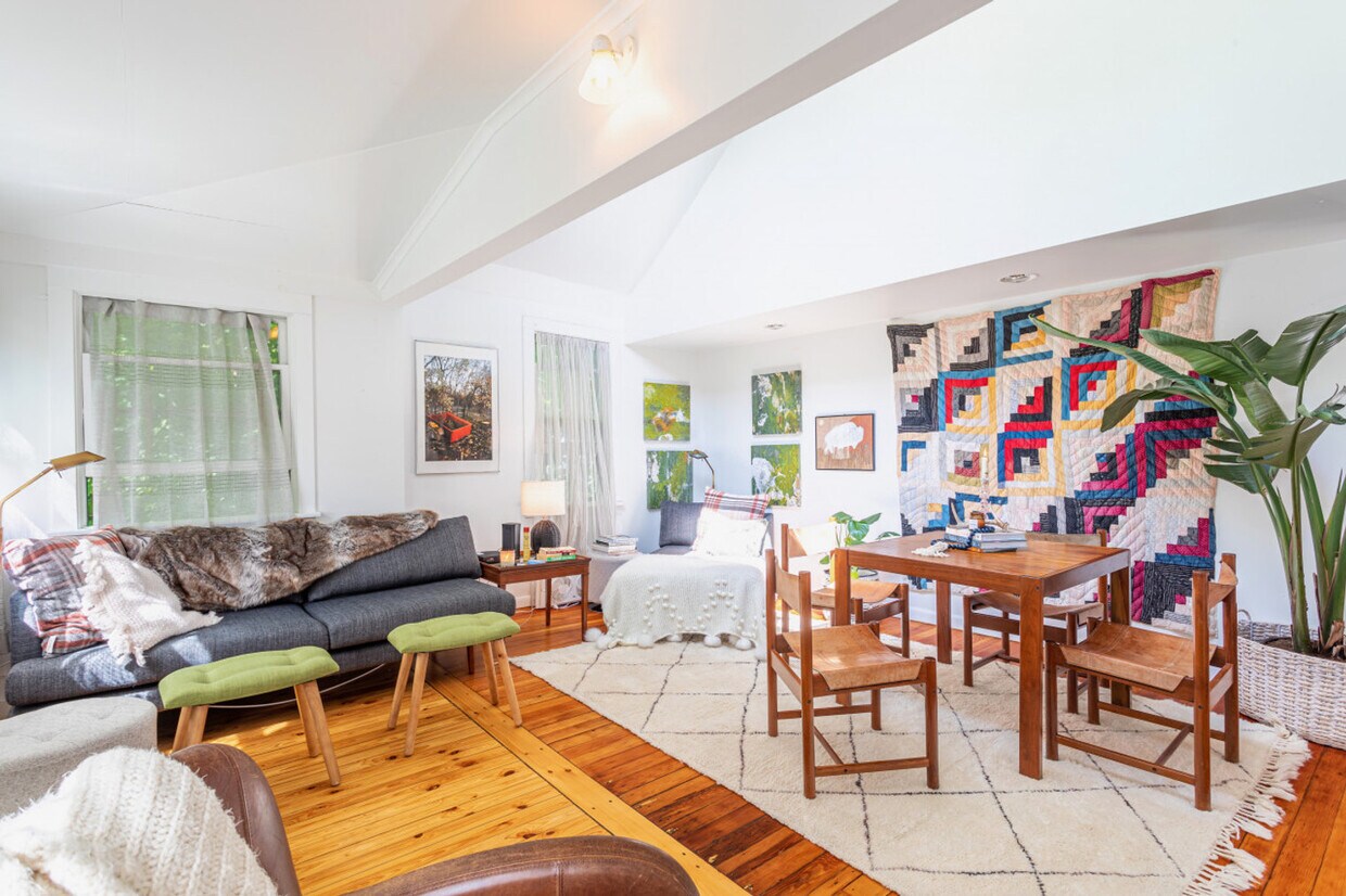 Foto principal - 58 Sawdust Ave