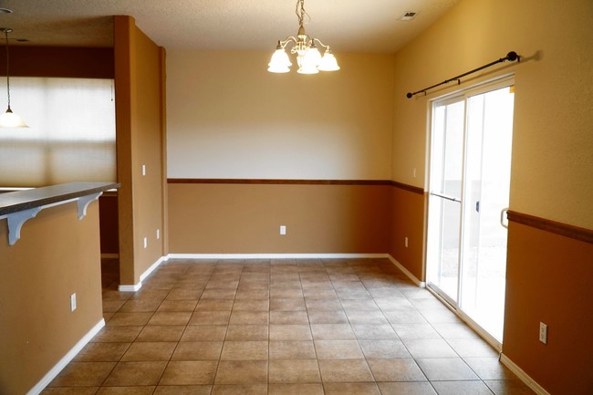 Building Photo - 10101 Nacimiento St NW