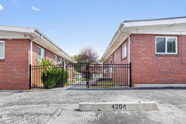 Foto del edificio - 4200-4214 Lloyd St