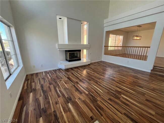 Foto del edificio - 8629 Copper Falls Ave