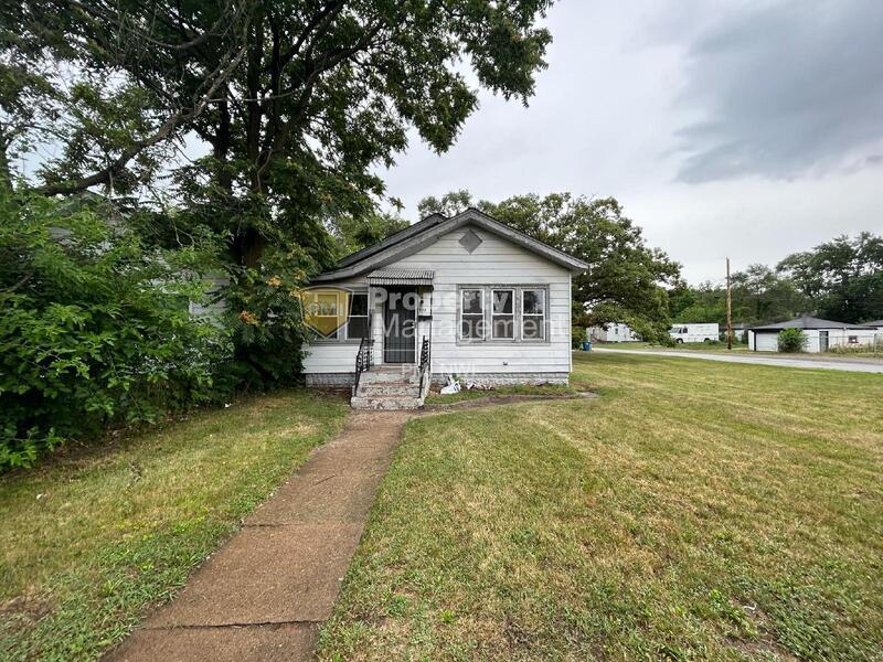 Primary Photo - 573 Hanley St