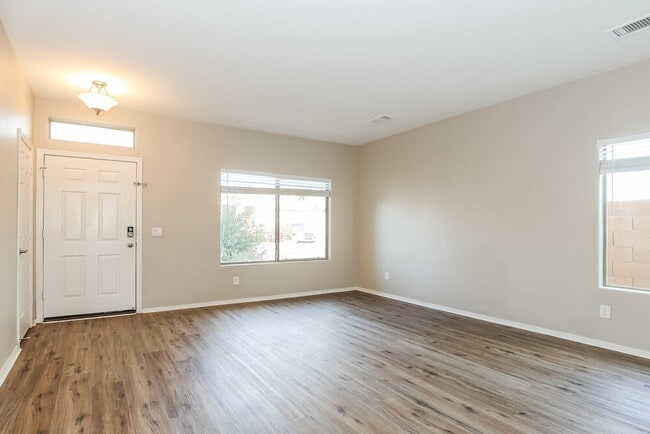 Building Photo - 25571 W St James Ave