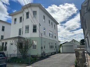 Building Photo - 40 Larch St