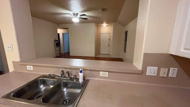 Foto del edificio - 5434 Cinnamon Lake Dr