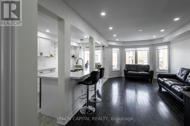 Photo du bâtiment - 93 Stoyell Dr