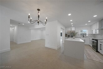 Building Photo - 27385 Voyageur Dr