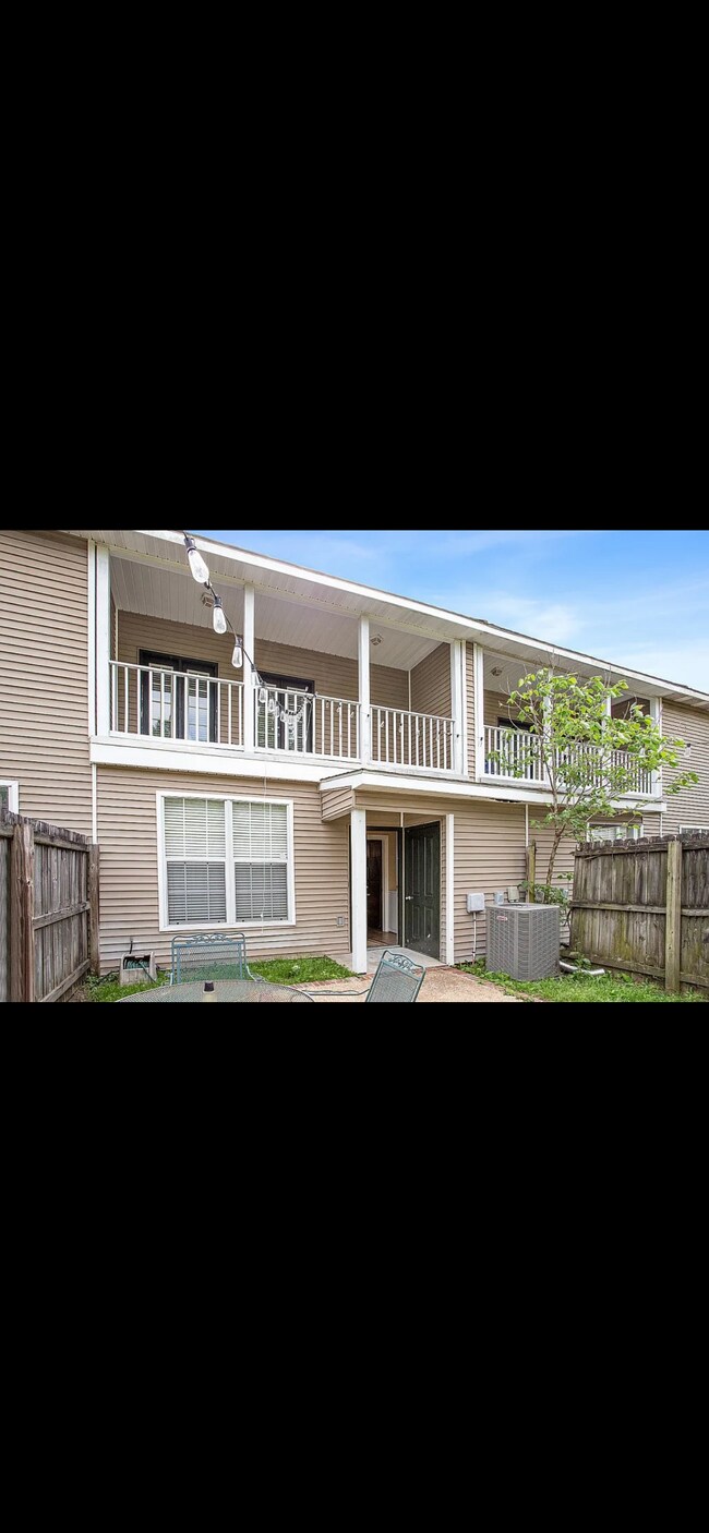 Foto del edificio - 5234 Arlington Ct