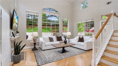 Building Photo - 71 Tierra Plano